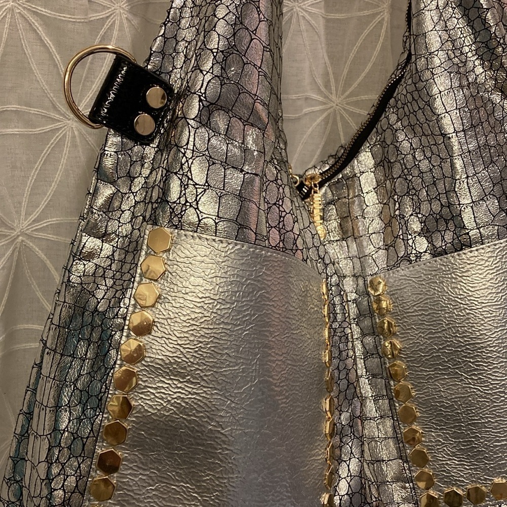 Molishijia Metallic Large Tote - Picture 5 of 12